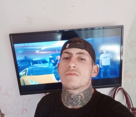 Alex, 20, Cullompton