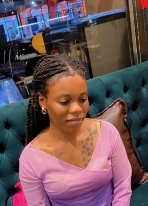 Sharon из Kampala 24 года