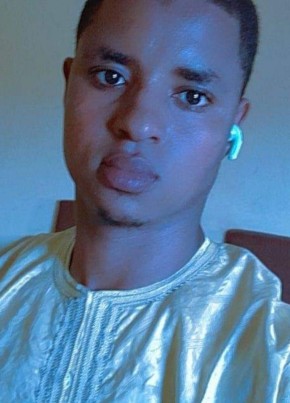 L'homme sérieux, 27, Republic of Cameroon, Yaoundé