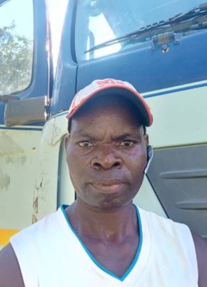 Goodwill Phiri, 41, Malaŵi, Mzuzu