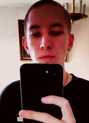 Михаил из Саратова 23 года
