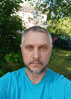 Максим из Павловского Посада 42 года