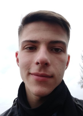 Даниил из Астрахани 22 года