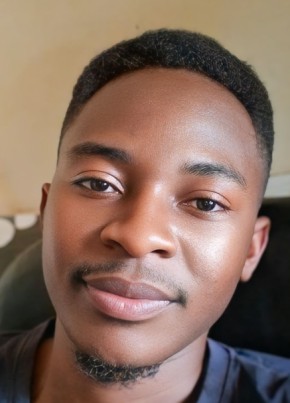 Eugene из Lusaka 29 лет