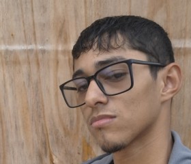 Lucas, 23, Brasilia