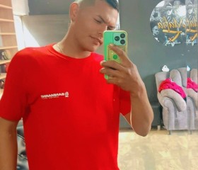 Makkia, 21, Bucaramanga