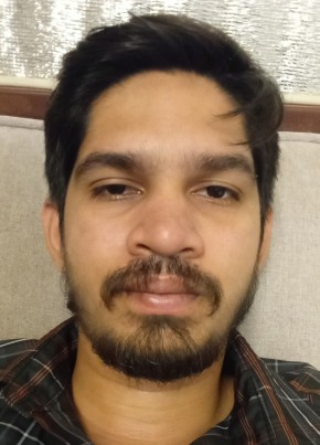 Mohamed Asfaq из اَلأَحْمَدِي 25 лет