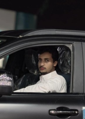مغرم بلبنات, 18, Yemen, Aden