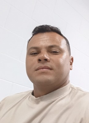Isaias Andrade O из São Carlos 33 года