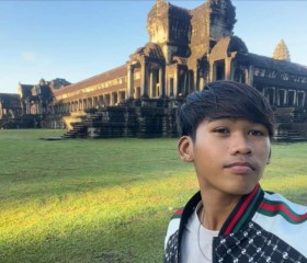 To la, 18, Siem Reap