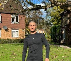 Hasan, 26, London