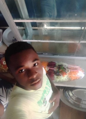 Emmanuel, 22, République Togolaise, Lomé