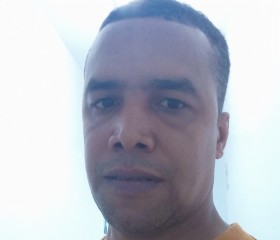 Franklin encarna, 42, Santo Domingo
