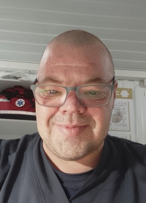 Андрей из Омска 44 года