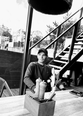 Анатолий из Тулы 33 года