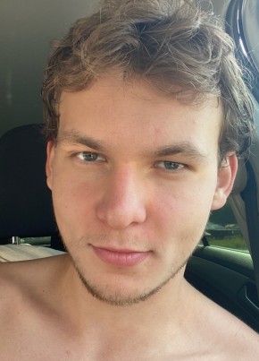 Dmitrii из Amsterdam 21 год