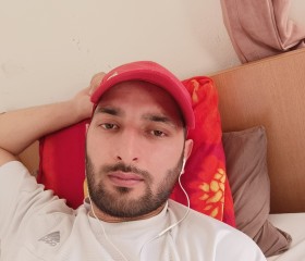 Zakzak, 30, Vienna
