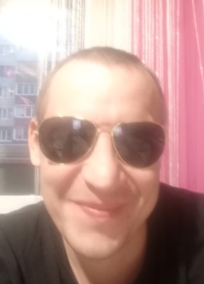 Иван, 35, Россия, Псков