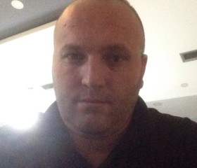 Ariaton, 41, Peje