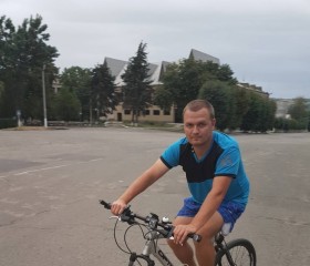 Василий, 33 года, Львів