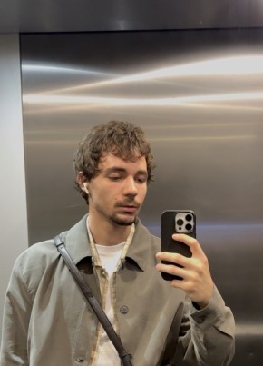 Максим из Warszawa 23 года