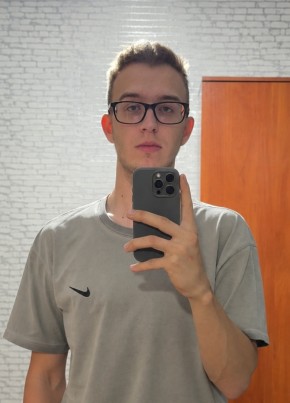 Николай из Новосибирска 21 год