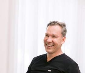 Albrekt, 61, New York City