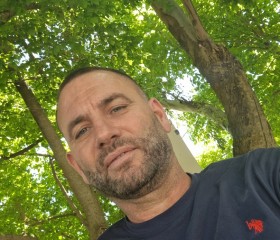 Raul bova, 40, Tirana