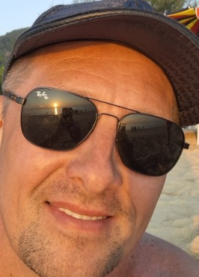 ICE, 44, Russia, Yekaterinburg