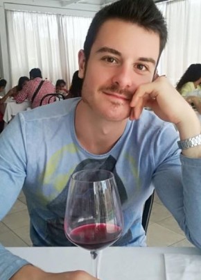 Charles, 29, Repubblica Italiana, Modena