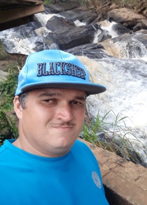 Vinicius из Lajinha 35 лет