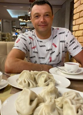 Виталий из Рославли 46 лет
