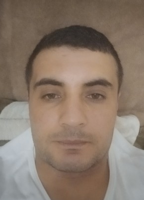 Bachir, 33, People’s Democratic Republic of Algeria, Bir el Djir