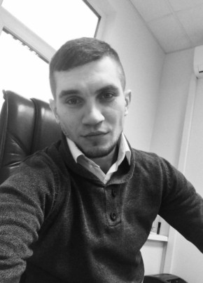 Denis из Гатчины 23 года