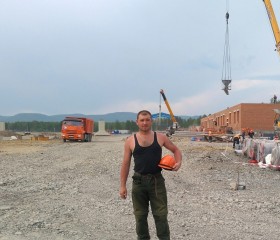 Ferdinand, 41, Magadan