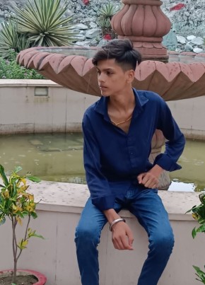 Aryan yadav, 18, India, Patna