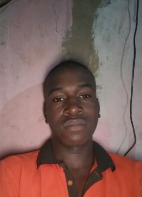 Gumikiriza  Beze, 18, Uganda, Kampala