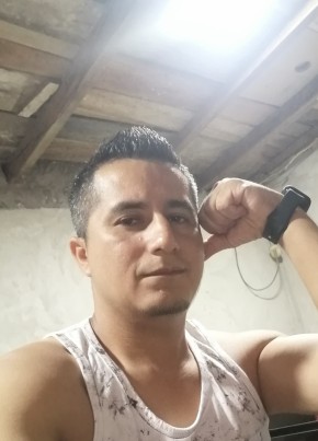 Dario Garcia, 34, República del Ecuador, Guayaquil