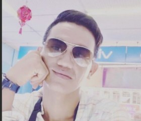 Wan, 39, Kampong Masjid Tanah
