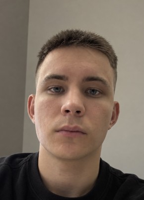 Максим из Москвы 20 лет