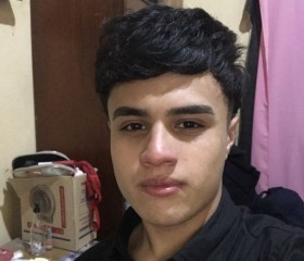 Brian, 19, Mendoza