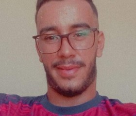 Amine, 28, Evora