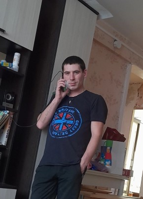 Артур, 27, Россия, Омск