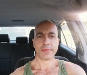 Christos, 40, Nicosia
