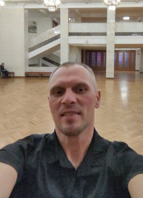 Антон из Казани 37 лет