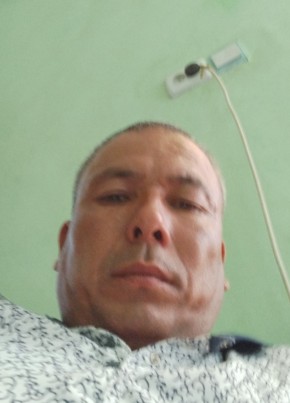 Борис Абдгаффоро из Душанбе 42 года