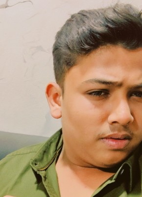 Hamza, 18, India, Ahmedabad