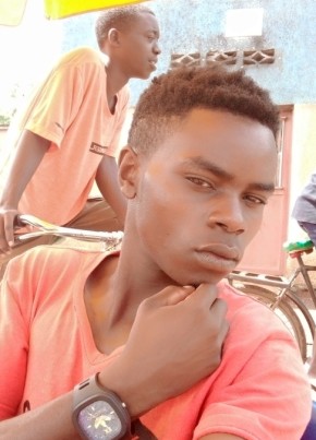 Claude, 24, Republika y’u Rwanda, Kigali