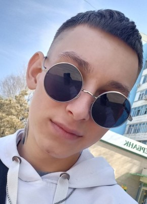Кирилл, 21, Россия, Москва