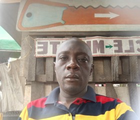Adrien, 39, Douala